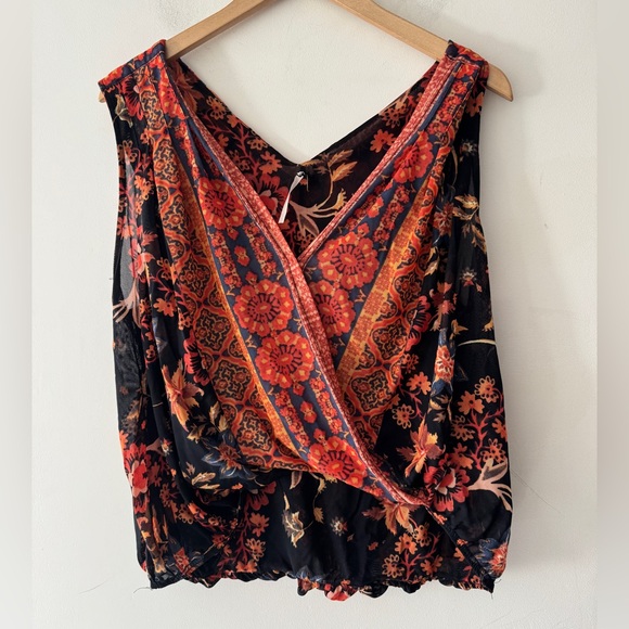 Free People Havana Black Floral Boho Sleeveless Surplice Top Size Medium - Picture 2 of 9